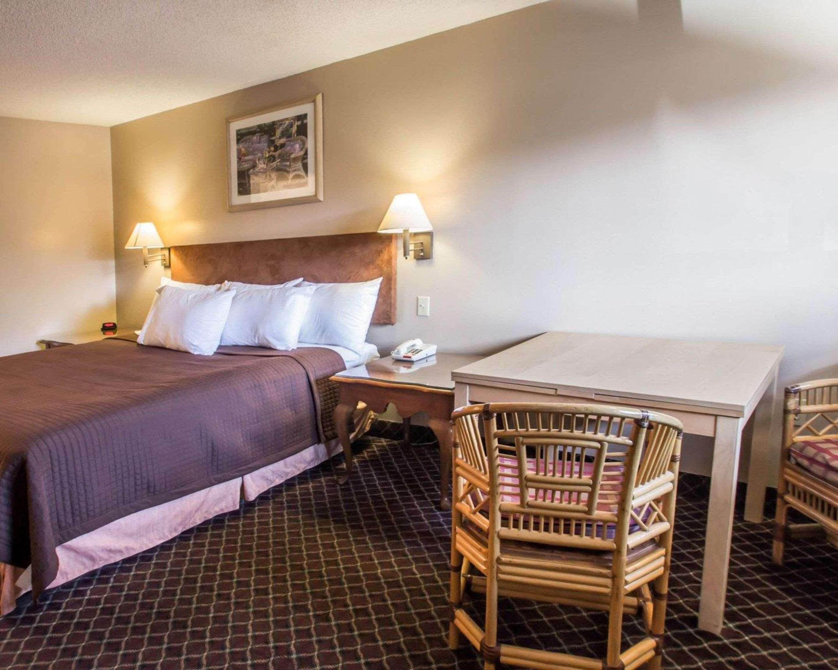 Rodeway Inn Forest City Zewnętrze zdjęcie