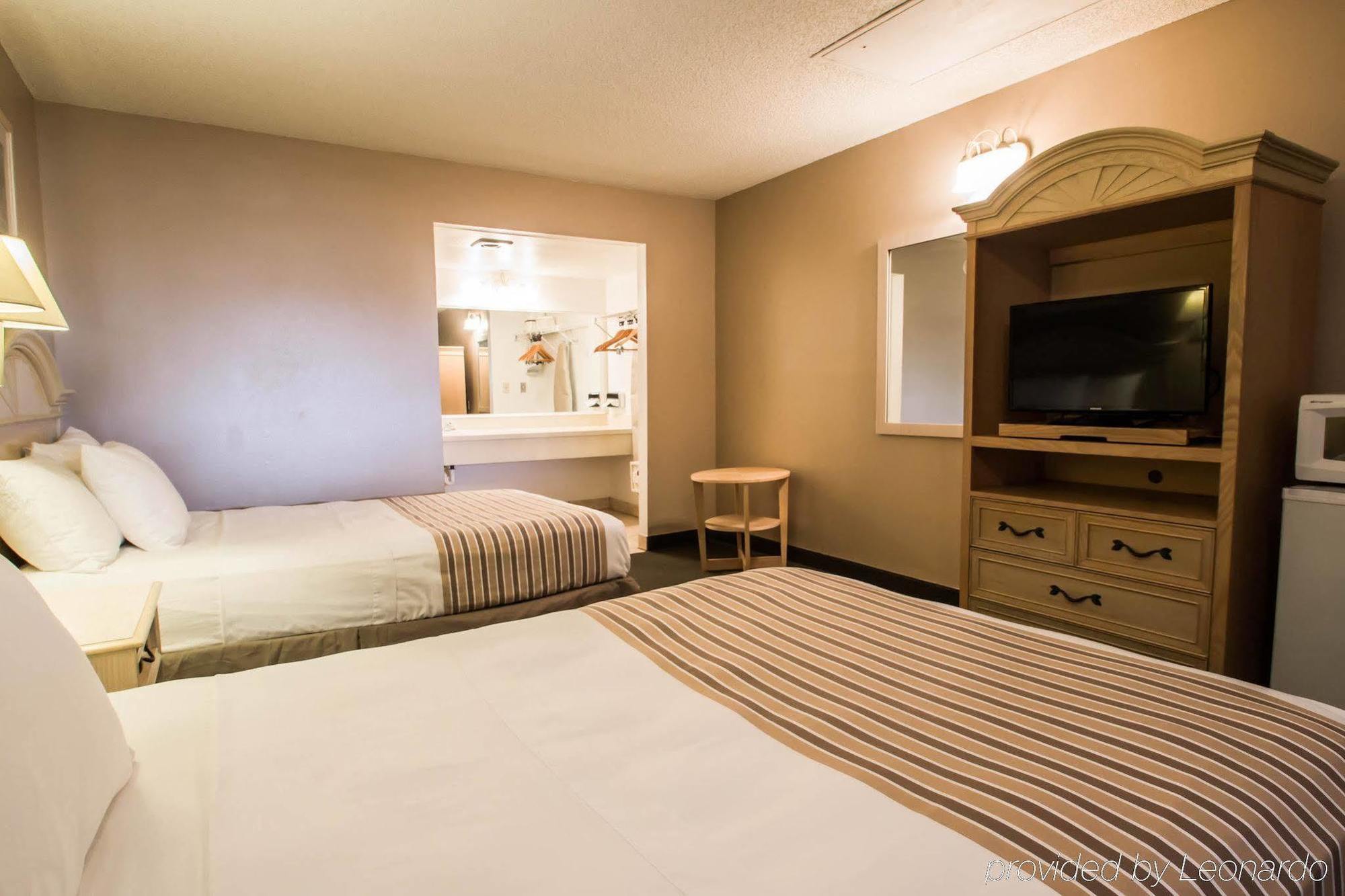 Rodeway Inn Forest City Zewnętrze zdjęcie